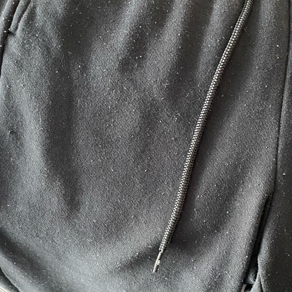 ALO Yoga Black Joggers - Picture 10 of 11